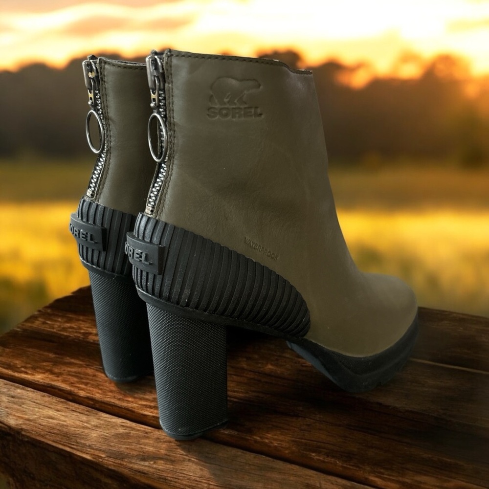 Sorel Waterproof Platform Back Zip Boot - image 3